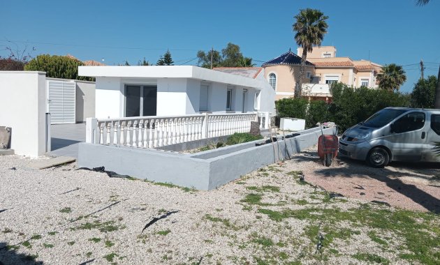 Herverkoop - Vrijstaande woning / Villa -
Lomas de Cabo Roig