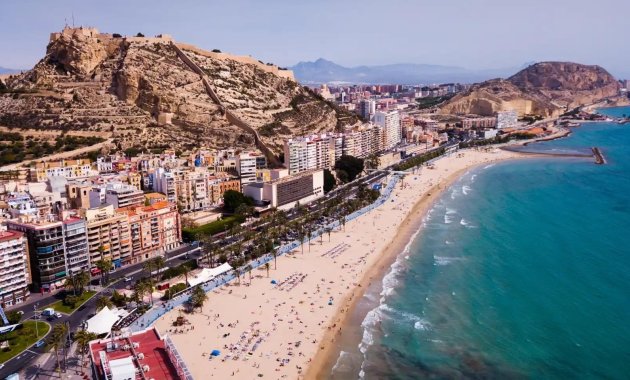 Neue Gebäude - Apartment -
Alicante - Benalua