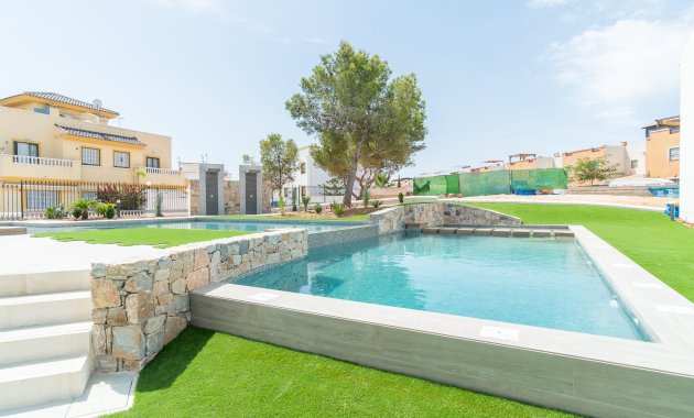 Neue Gebäude - Bungalow - Erdgeschosswohnung -
Torrevieja