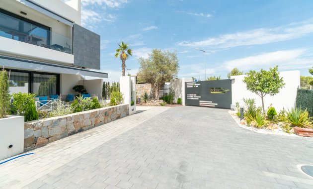 Neue Gebäude - Bungalow - Erdgeschosswohnung -
Torrevieja