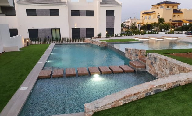 Neue Gebäude - Bungalow - Erdgeschosswohnung -
Torrevieja