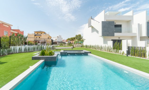 Neue Gebäude - Hochbungalow -
Torrevieja