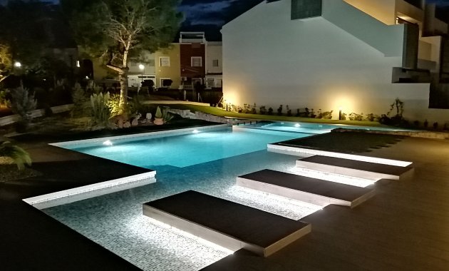 Neue Gebäude - Hochbungalow -
Torrevieja