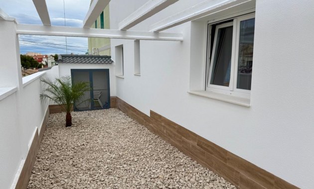 Herverkoop - Geschakelde Villa -
Ciudad Quesada - Rojales - Rojales