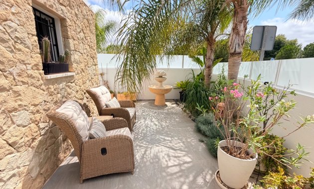 Herverkoop - Vrijstaande woning / Villa -
Los Montesinos - La Herrada