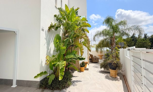 Herverkoop - Vrijstaande woning / Villa -
Los Montesinos - La Herrada