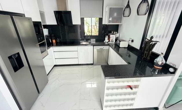Herverkoop - Vrijstaande woning / Villa -
Los Montesinos - La Herrada