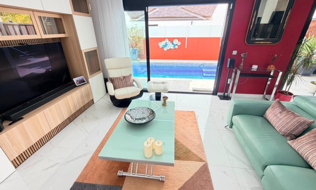 Herverkoop - Vrijstaande woning / Villa -
Los Montesinos - La Herrada