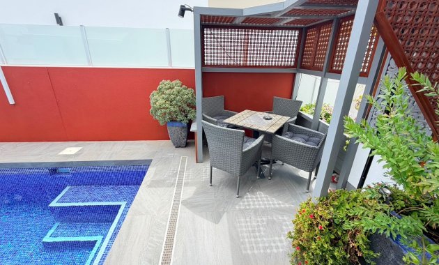 Herverkoop - Vrijstaande woning / Villa -
Los Montesinos - La Herrada