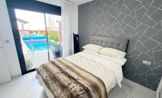 Herverkoop - Vrijstaande woning / Villa -
Los Montesinos - La Herrada