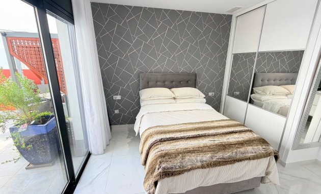 Herverkoop - Vrijstaande woning / Villa -
Los Montesinos - La Herrada