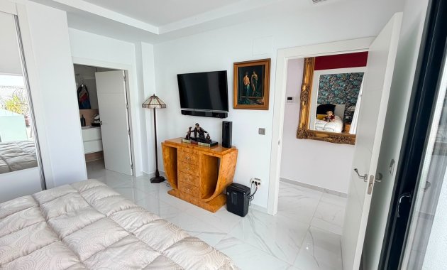 Herverkoop - Vrijstaande woning / Villa -
Los Montesinos - La Herrada