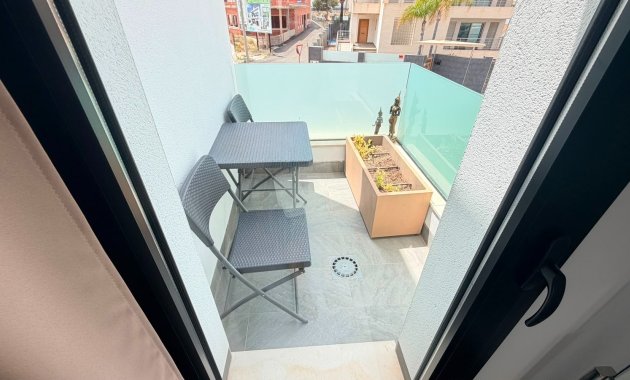 Herverkoop - Vrijstaande woning / Villa -
Los Montesinos - La Herrada
