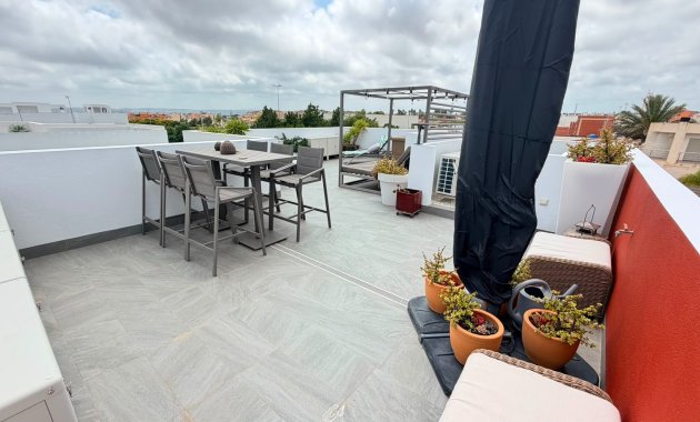 Herverkoop - Vrijstaande woning / Villa -
Los Montesinos - La Herrada