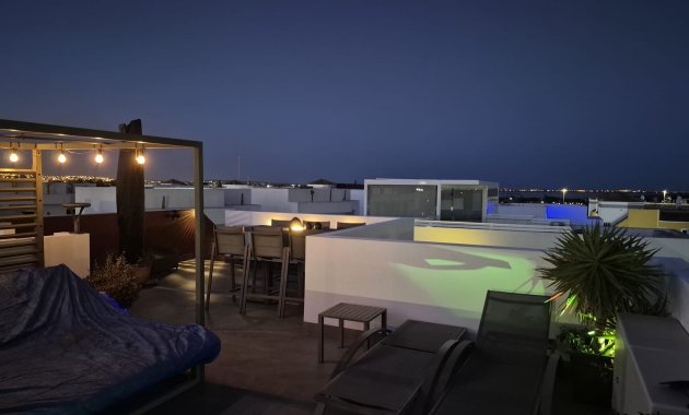 Herverkoop - Vrijstaande woning / Villa -
Los Montesinos - La Herrada