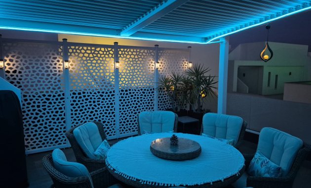 Herverkoop - Vrijstaande woning / Villa -
Los Montesinos - La Herrada