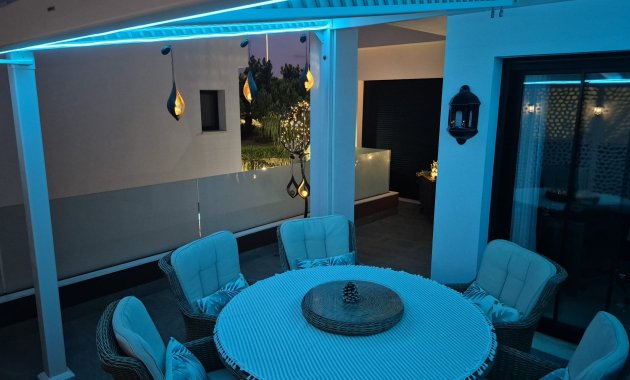 Herverkoop - Vrijstaande woning / Villa -
Los Montesinos - La Herrada