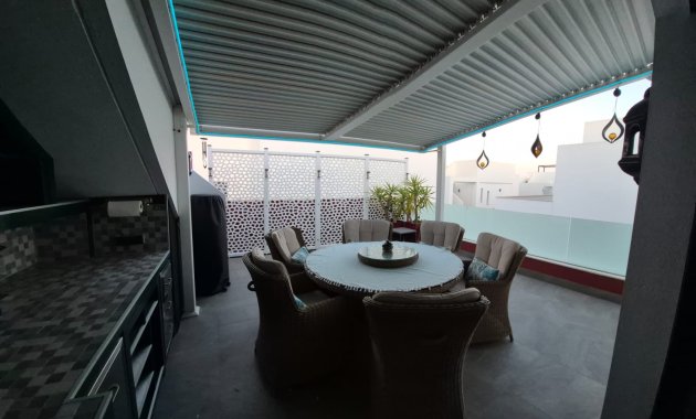 Herverkoop - Vrijstaande woning / Villa -
Los Montesinos - La Herrada