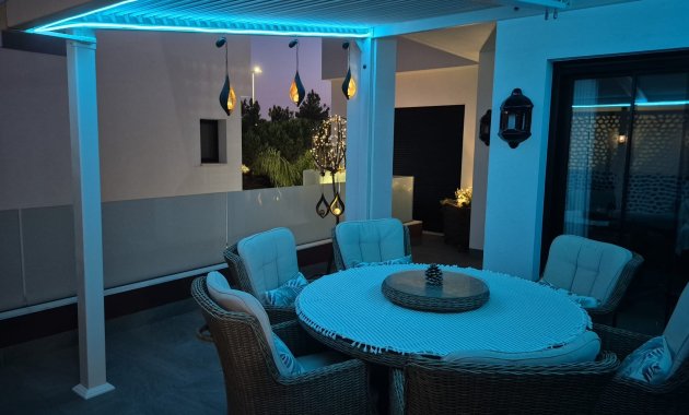 Herverkoop - Vrijstaande woning / Villa -
Los Montesinos - La Herrada