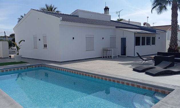 Herverkoop - Vrijstaande woning / Villa -
Lomas de Cabo Roig