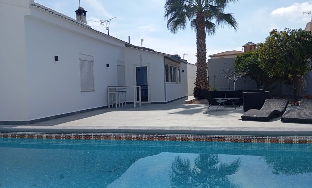 Herverkoop - Vrijstaande woning / Villa -
Lomas de Cabo Roig