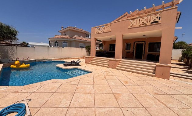 Herverkoop - Vrijstaande woning / Villa -
Ciudad Quesada - Rojales - Urbanización Ciudad Quesada
