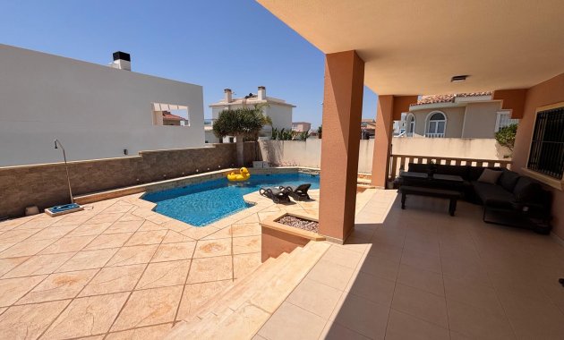 Herverkoop - Vrijstaande woning / Villa -
Ciudad Quesada - Rojales - Urbanización Ciudad Quesada