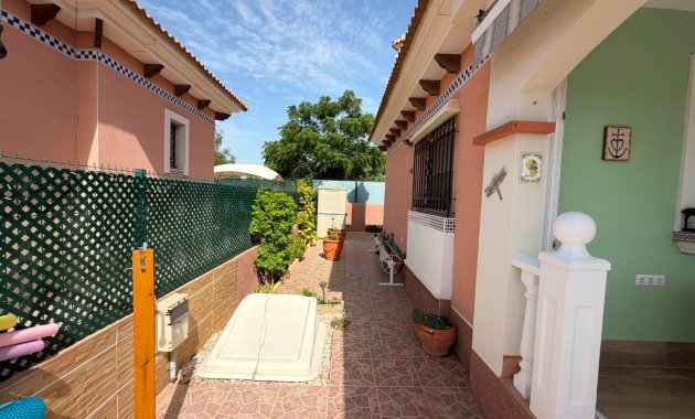 Herverkoop - Vrijstaande woning / Villa -
Los Montesinos - La Herrada