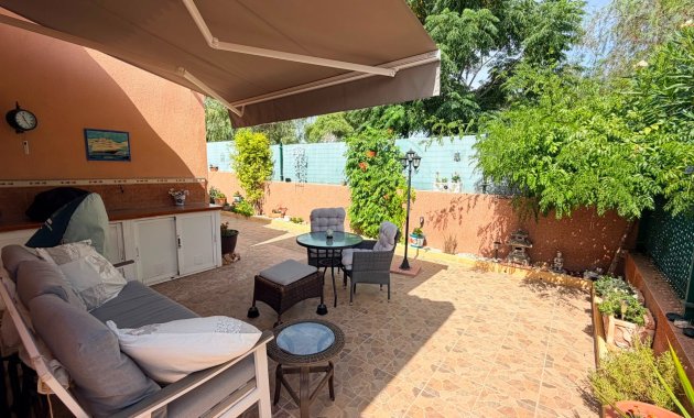 Herverkoop - Vrijstaande woning / Villa -
Los Montesinos - La Herrada