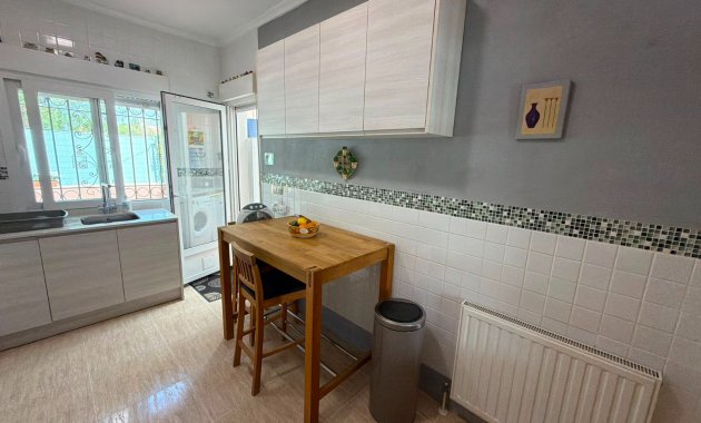 Herverkoop - Vrijstaande woning / Villa -
Los Montesinos - La Herrada