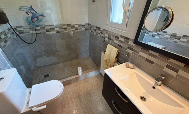 Herverkoop - Vrijstaande woning / Villa -
Los Montesinos - La Herrada