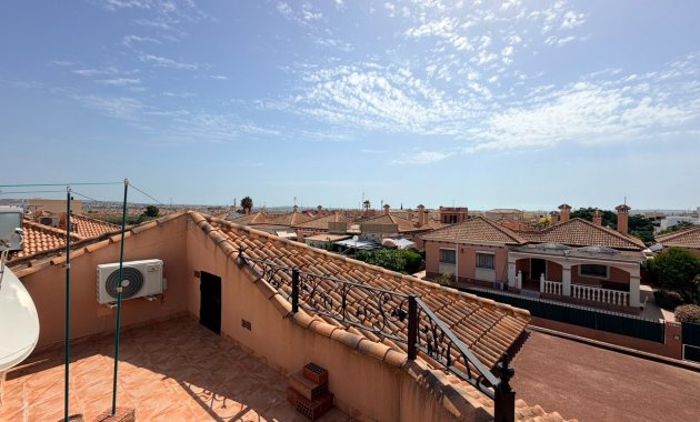 Herverkoop - Vrijstaande woning / Villa -
Los Montesinos - La Herrada
