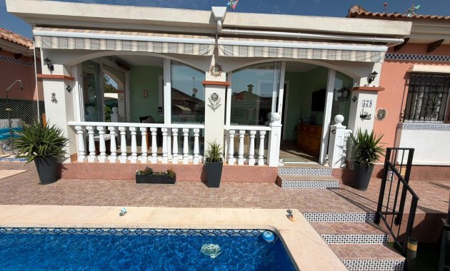 Herverkoop - Vrijstaande woning / Villa -
Los Montesinos - La Herrada