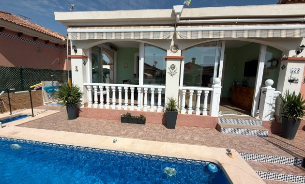 Herverkoop - Vrijstaande woning / Villa -
Los Montesinos - La Herrada