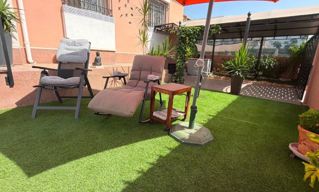 Herverkoop - Vrijstaande woning / Villa -
Los Montesinos - La Herrada