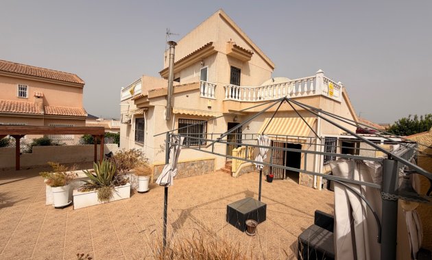 Herverkoop - Vrijstaande woning / Villa -
Benijofar - Benimar