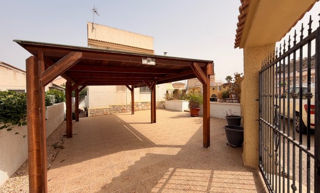Herverkoop - Vrijstaande woning / Villa -
Benijofar - Benimar