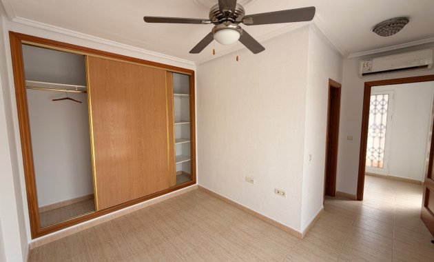 Herverkoop - Vrijstaande woning / Villa -
Benijofar - Benimar