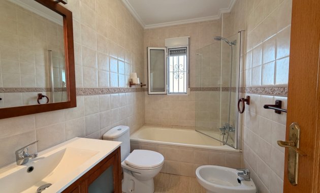 Herverkoop - Vrijstaande woning / Villa -
Benijofar - Benimar