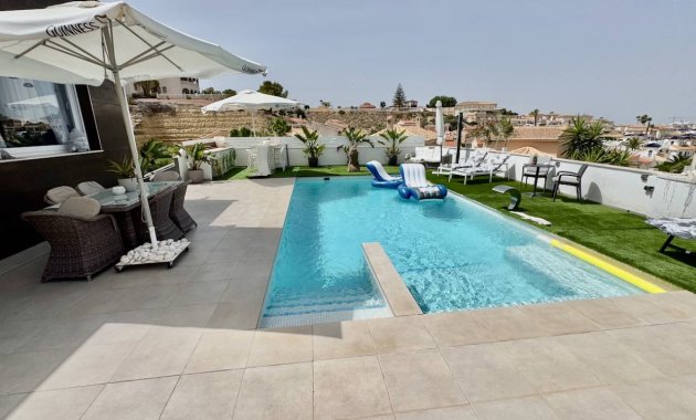 Herverkoop - Vrijstaande woning / Villa -
Ciudad Quesada - Rojales - Ciudad Quesada