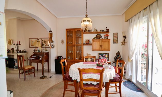 Herverkoop - Rijwoning -
Ciudad Quesada - Rojales - Doña Pepa
