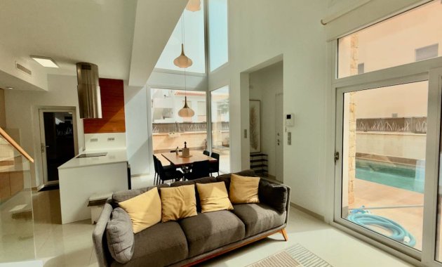 Herverkoop - Vrijstaande woning / Villa -
Ciudad Quesada - Rojales - Pueblo Bravo