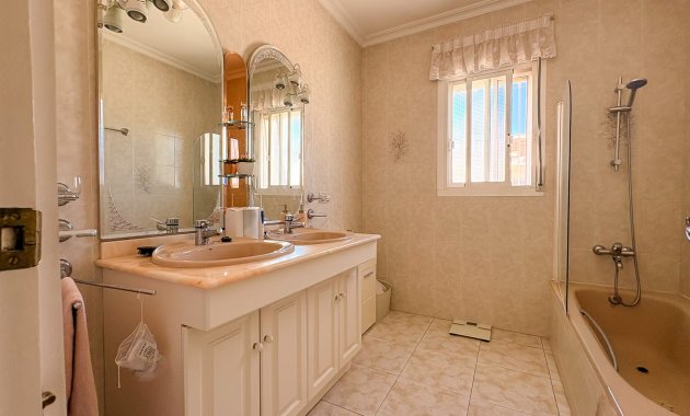 Herverkoop - Vrijstaande woning / Villa -
Ciudad Quesada - Rojales - Ciudad Quesada