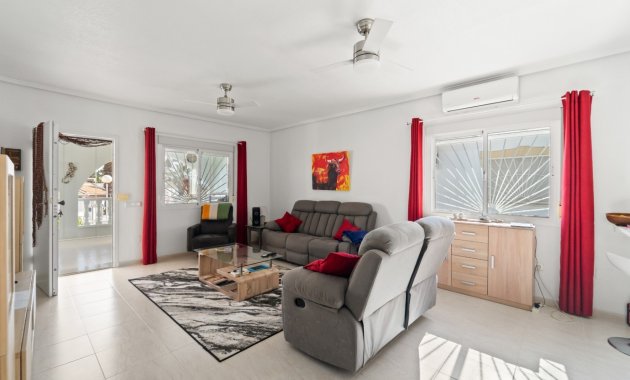 Herverkoop - Vrijstaande woning / Villa -
Benijofar - Monte Azul
