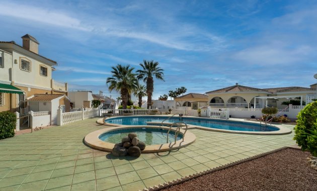 Herverkoop - Vrijstaande woning / Villa -
Benijofar - Monte Azul
