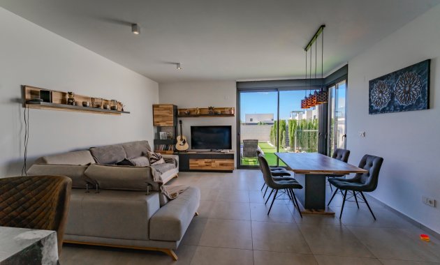Herverkoop - Vrijstaande woning / Villa -
Benijofar