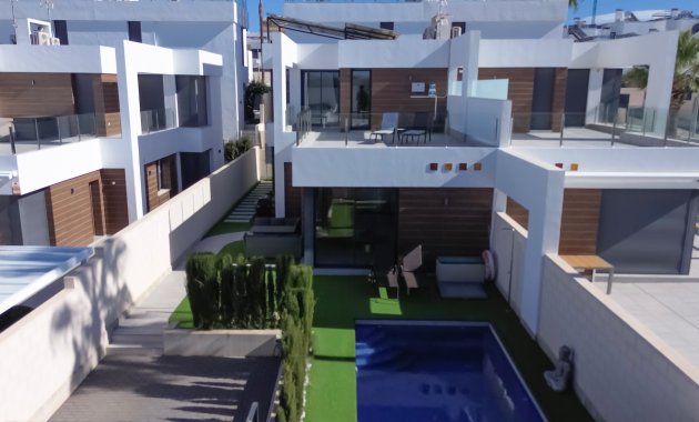 Herverkoop - Vrijstaande woning / Villa -
Benijofar