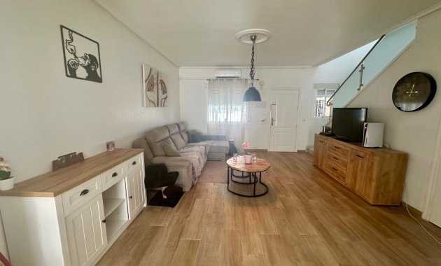 Herverkoop - Rijwoning -
Ciudad Quesada - Rojales - Doña Pepa