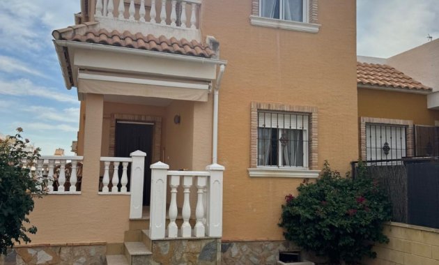 Herverkoop - Rijwoning -
Ciudad Quesada - Rojales - Doña Pepa