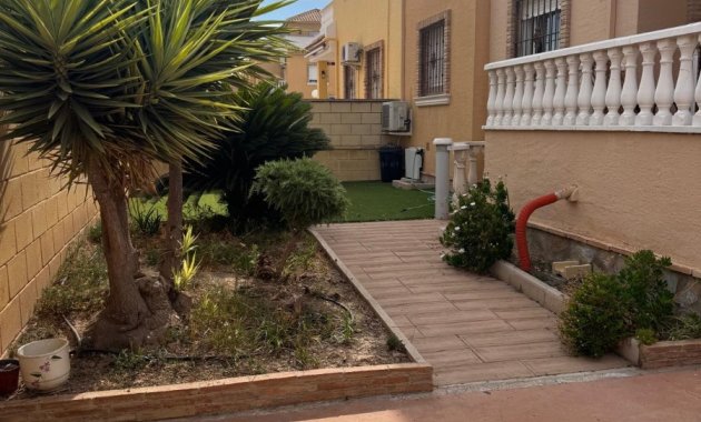 Herverkoop - Rijwoning -
Ciudad Quesada - Rojales - Doña Pepa